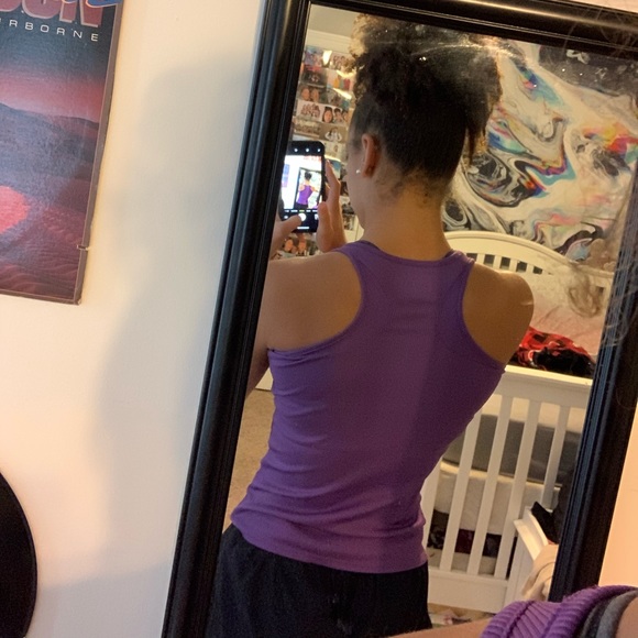 under armour purple tank top - Picture 3 of 3